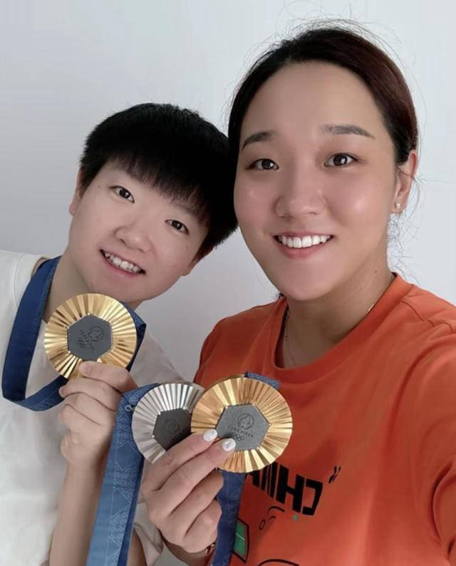 孙颖莎逛环球影城,一场星光熠熠的欢乐之旅 孙颖莎逛环球影城,一场星光熠熠的欢乐之旅